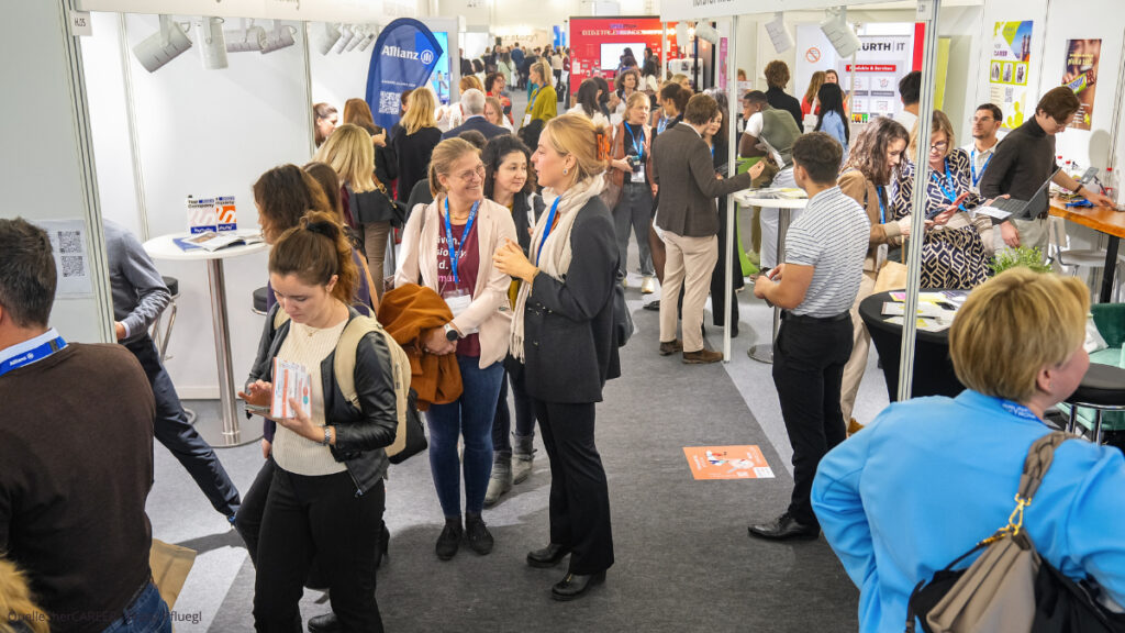 Netzwerken mit eMBIS-Trainern auf der herCAREER
