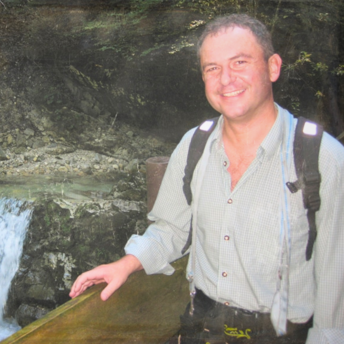 Geschäftsführer der eMBIS, Markus Bockhorni in jungen Jahren beim Bergwandern